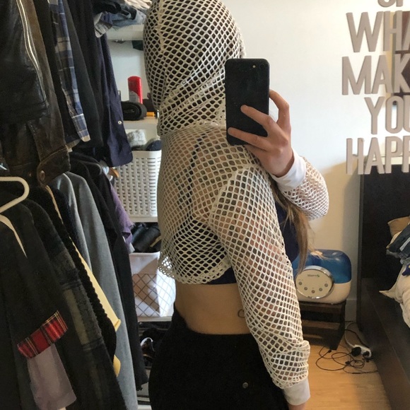 Small white cropped fishnet rave wear - Picture 3 of 3